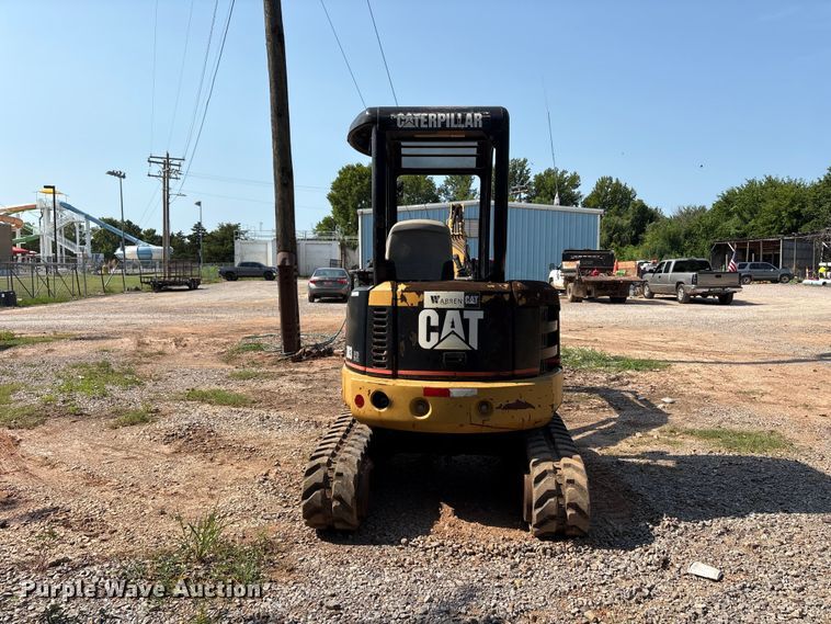 image for item ET6479 2004 Caterpillar 303 mini excavator