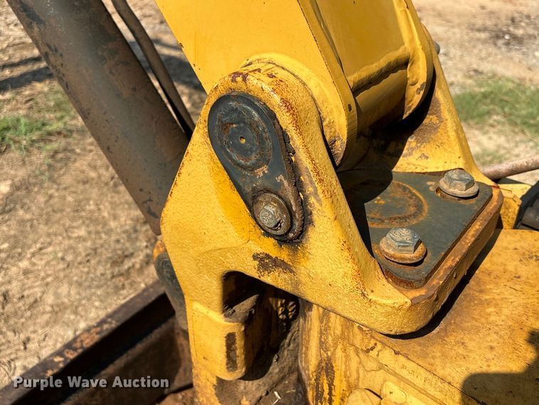 image for item ET6479 2004 Caterpillar 303 mini excavator