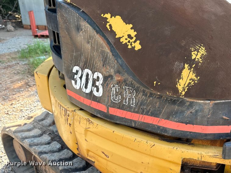 image for item ET6479 2004 Caterpillar 303 mini excavator