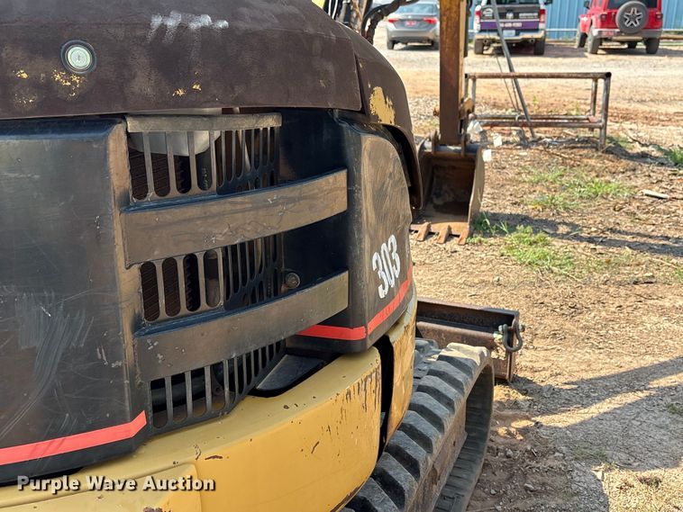 image for item ET6479 2004 Caterpillar 303 mini excavator