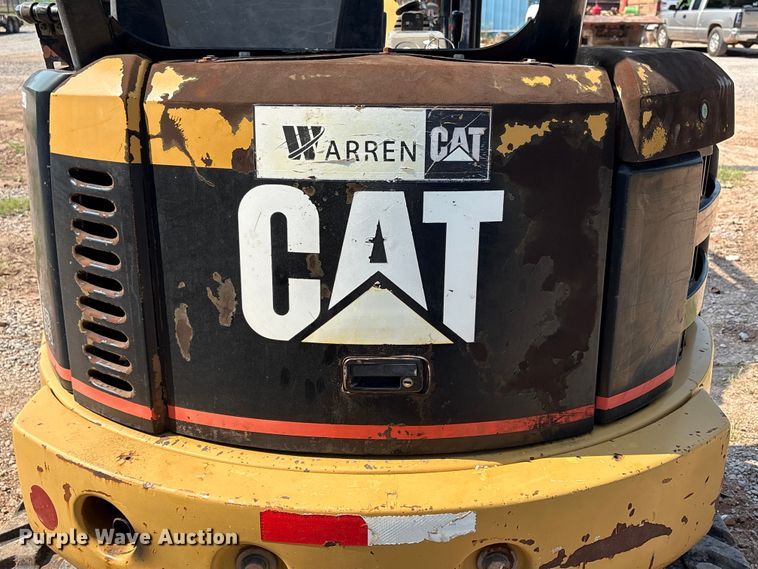 image for item ET6479 2004 Caterpillar 303 mini excavator