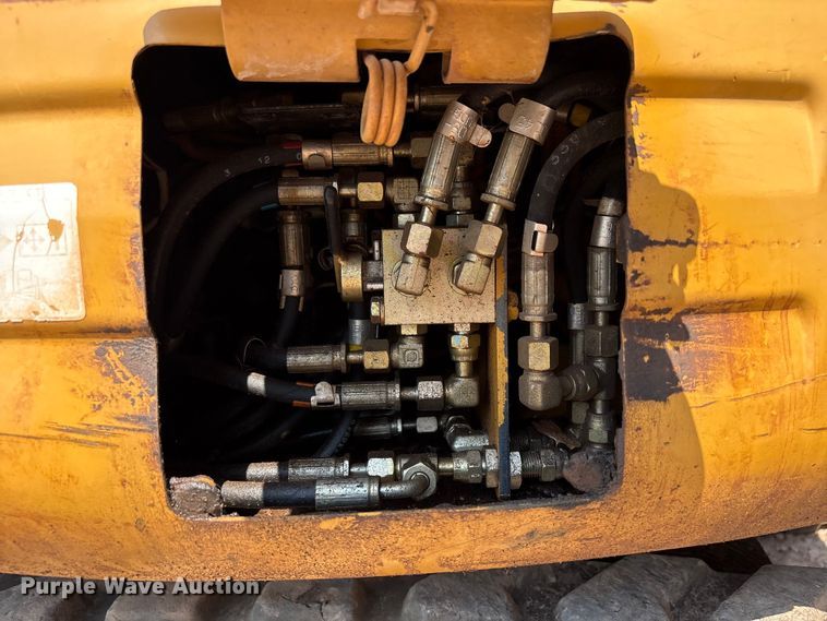 image for item ET6479 2004 Caterpillar 303 mini excavator