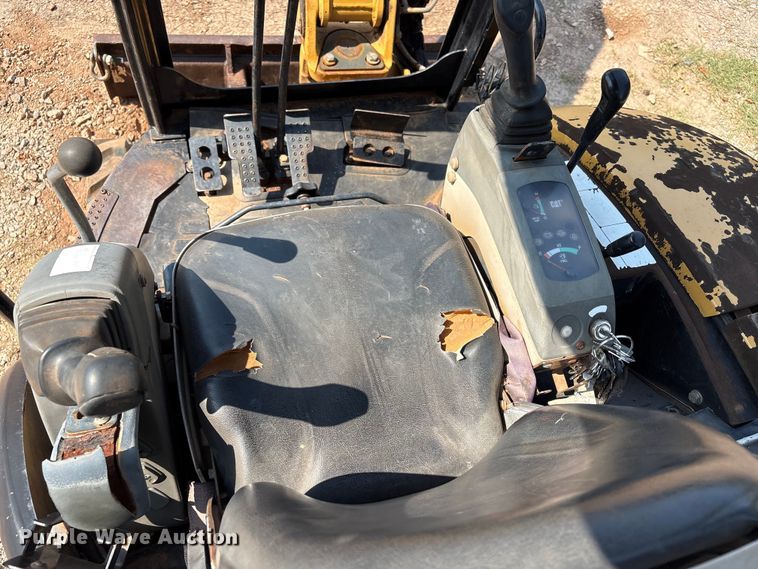 image for item ET6479 2004 Caterpillar 303 mini excavator