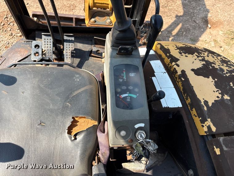 image for item ET6479 2004 Caterpillar 303 mini excavator
