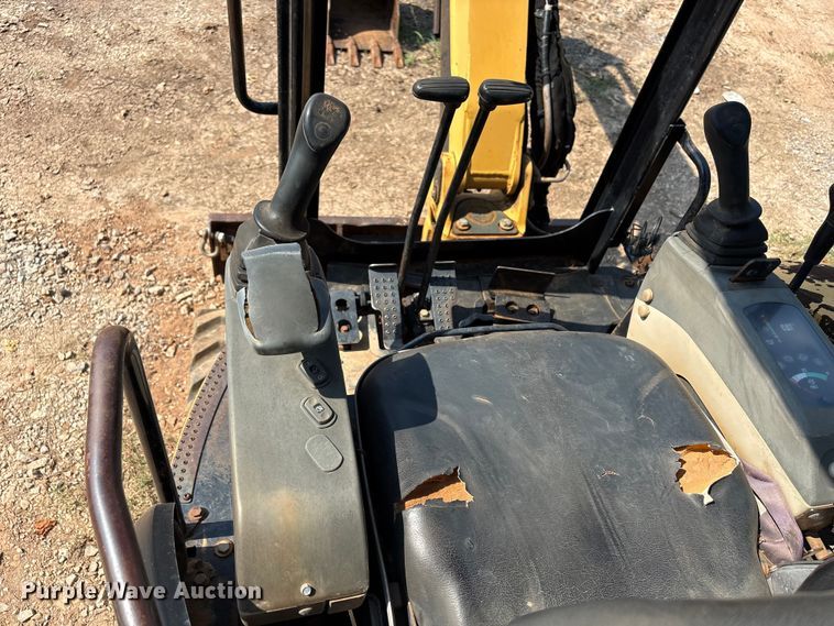 image for item ET6479 2004 Caterpillar 303 mini excavator