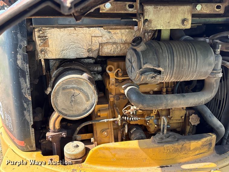 image for item ET6479 2004 Caterpillar 303 mini excavator