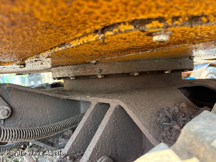 image for item ET6479 2004 Caterpillar 303 mini excavator