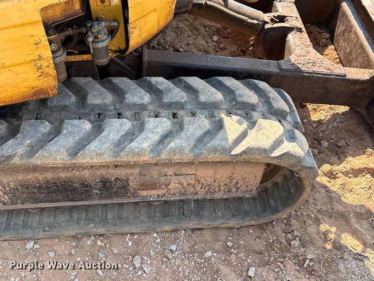 image for item ET6479 2004 Caterpillar 303 mini excavator