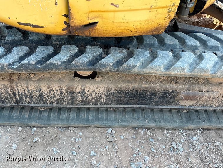 image for item ET6479 2004 Caterpillar 303 mini excavator