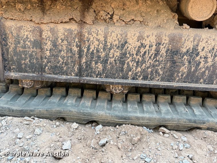 image for item ET6479 2004 Caterpillar 303 mini excavator