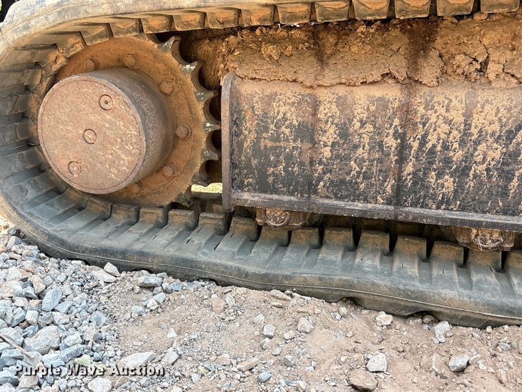 image for item ET6479 2004 Caterpillar 303 mini excavator