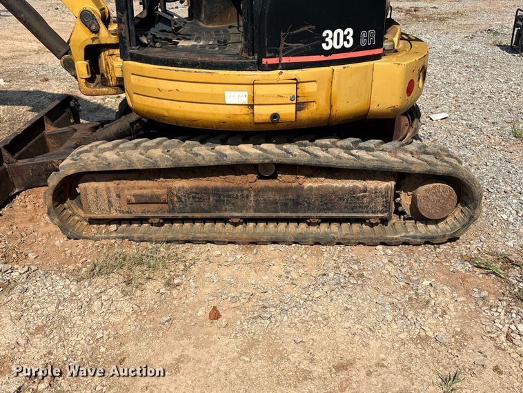 image for item ET6479 2004 Caterpillar 303 mini excavator