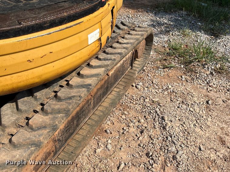 image for item ET6479 2004 Caterpillar 303 mini excavator
