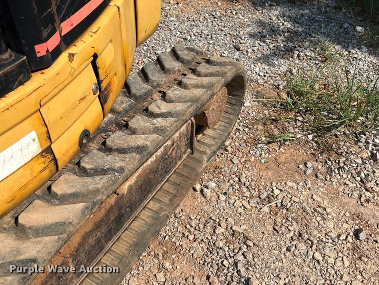 image for item ET6479 2004 Caterpillar 303 mini excavator