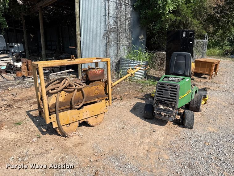John Deere F725 lawn mower