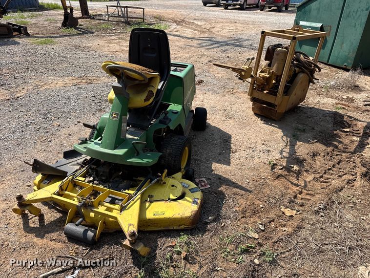 image for item ET6481 John Deere F725 lawn mower