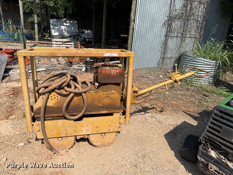 image for item ET6481 John Deere F725 lawn mower