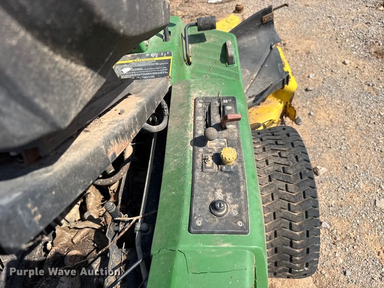 image for item ET6481 John Deere F725 lawn mower