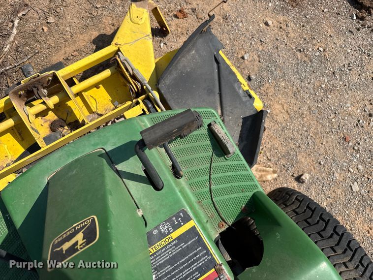 image for item ET6481 John Deere F725 lawn mower