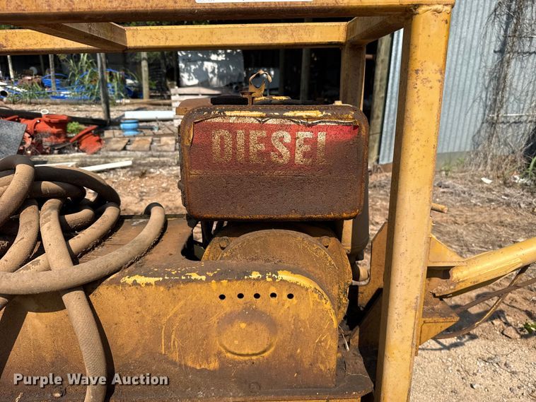 image for item ET6481 John Deere F725 lawn mower