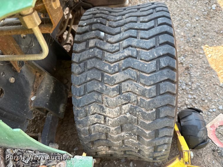 image for item ET6481 John Deere F725 lawn mower
