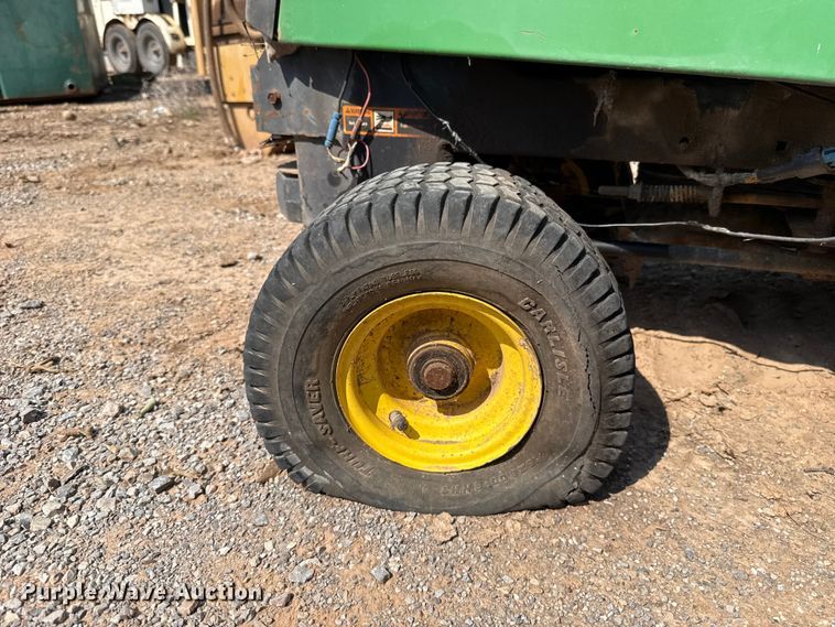 image for item ET6481 John Deere F725 lawn mower