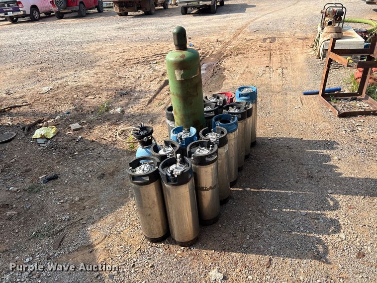 image for item ET6482 (17) Gas tanks