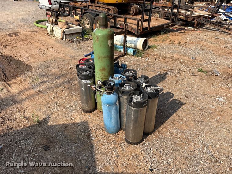 image for item ET6482 (17) Gas tanks
