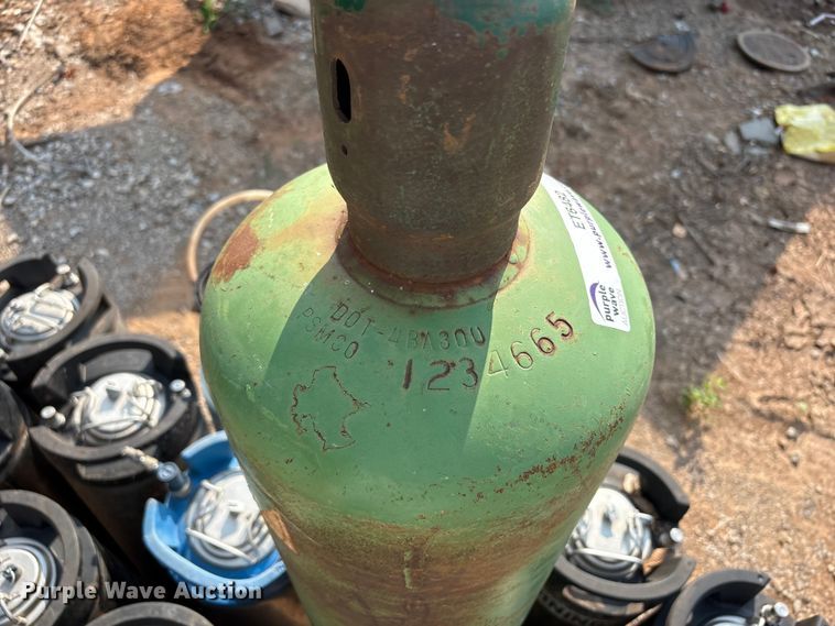 image for item ET6482 (17) Gas tanks
