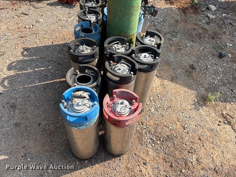 image for item ET6482 (17) Gas tanks
