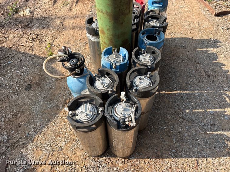 image for item ET6482 (17) Gas tanks