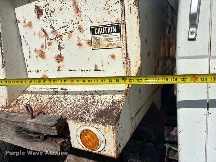 image for item ET6488 1989 Ford F700 dump truck
