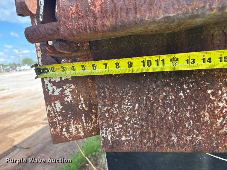 image for item ET6488 1989 Ford F700 dump truck