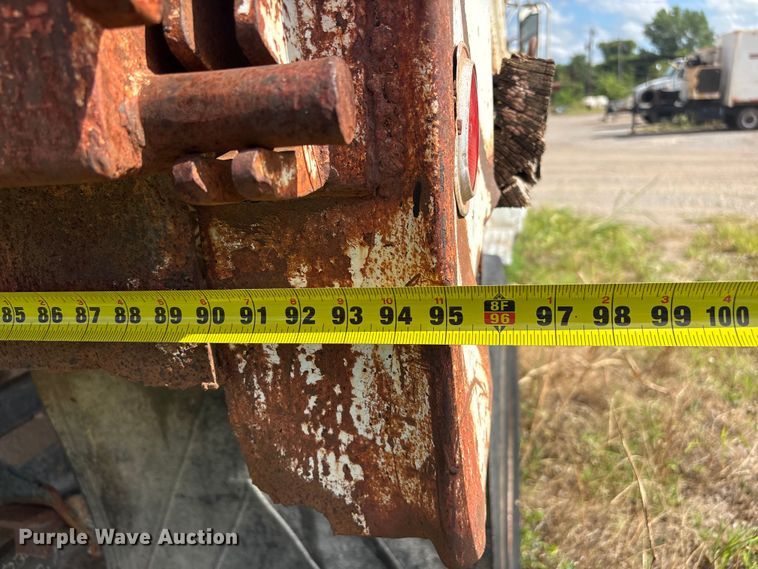 image for item ET6488 1989 Ford F700 dump truck