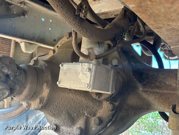image for item ET6488 1989 Ford F700 dump truck