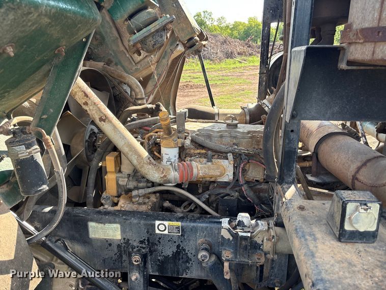image for item ET6491 2002 Peterbilt 320 refuse truck