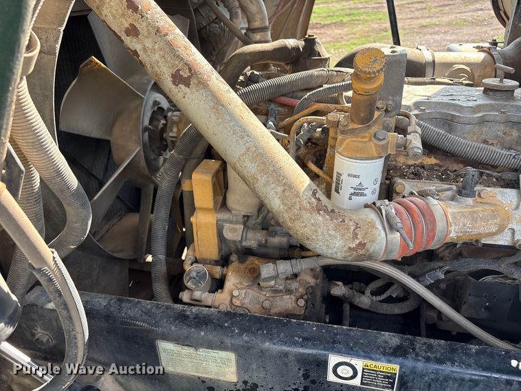 image for item ET6491 2002 Peterbilt 320 refuse truck