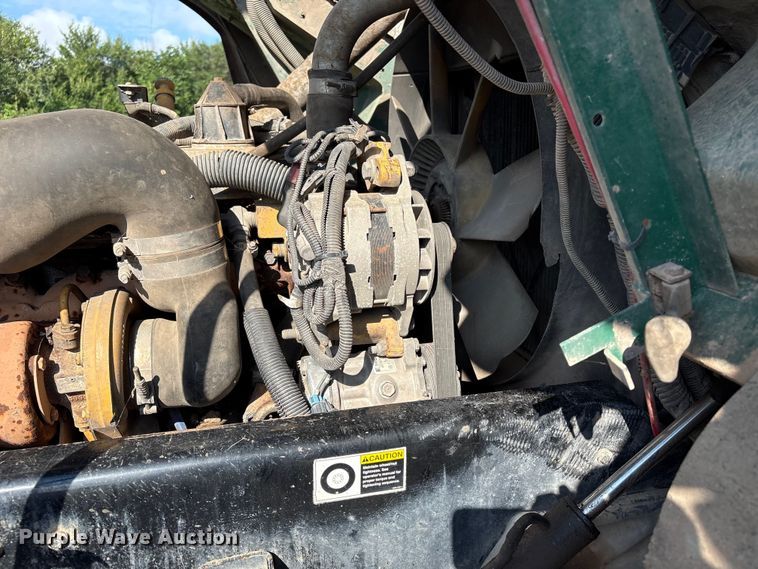 image for item ET6491 2002 Peterbilt 320 refuse truck
