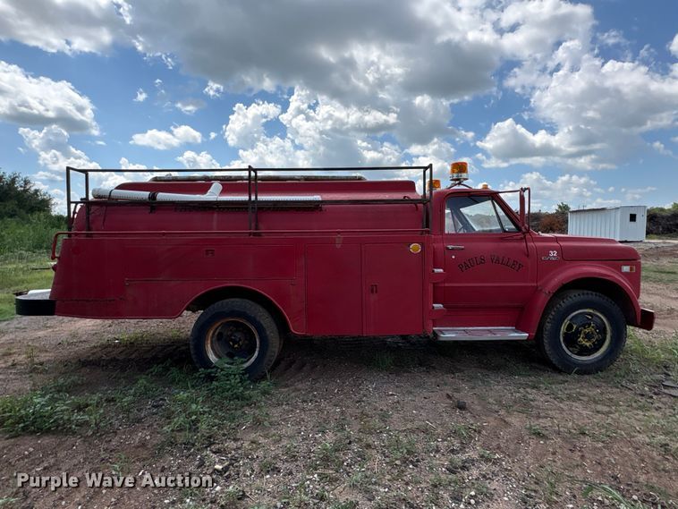 image for item ET6492 1968 Chevrolet C50 pumper fire truck