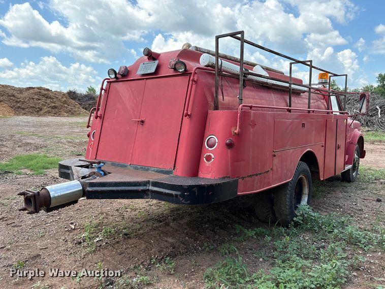 image for item ET6492 1968 Chevrolet C50 pumper fire truck