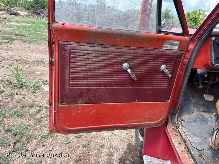 image for item ET6492 1968 Chevrolet C50 pumper fire truck