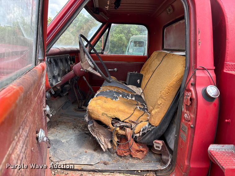 image for item ET6492 1968 Chevrolet C50 pumper fire truck