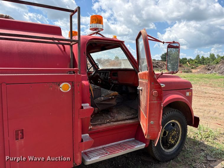 image for item ET6492 1968 Chevrolet C50 pumper fire truck