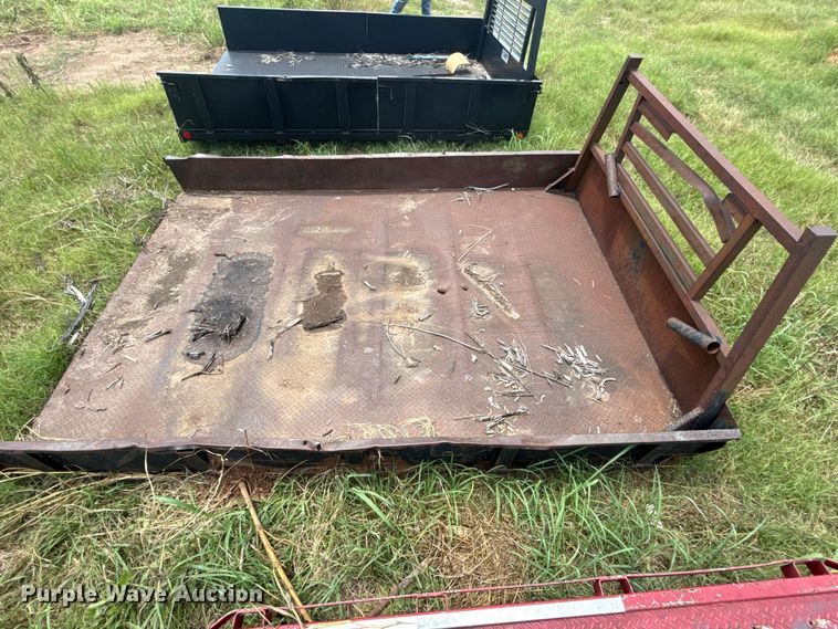 image for item ET6496 Flatbed pickup bed