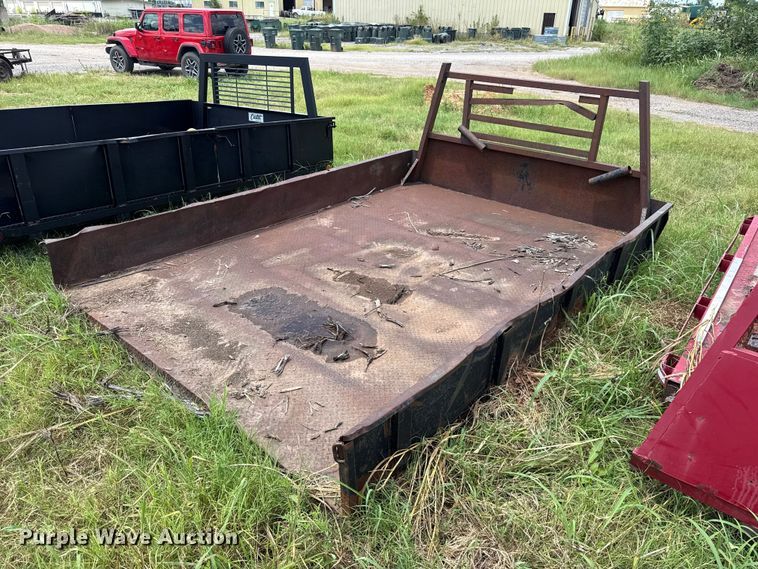 image for item ET6496 Flatbed pickup bed
