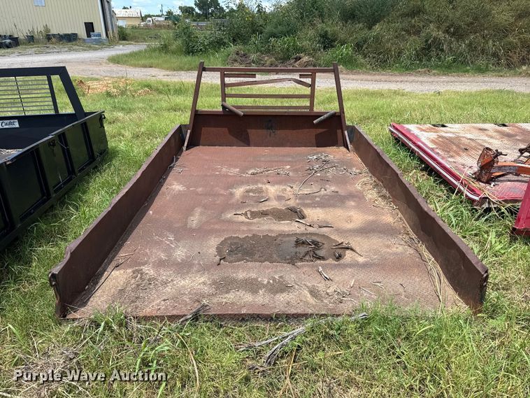 image for item ET6496 Flatbed pickup bed