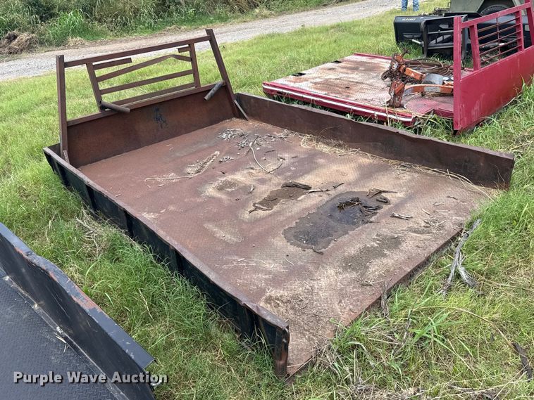 image for item ET6496 Flatbed pickup bed
