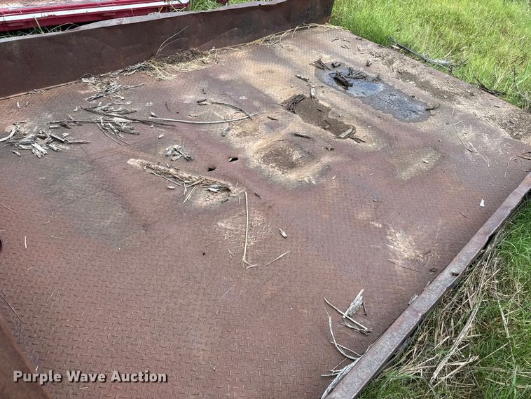image for item ET6496 Flatbed pickup bed