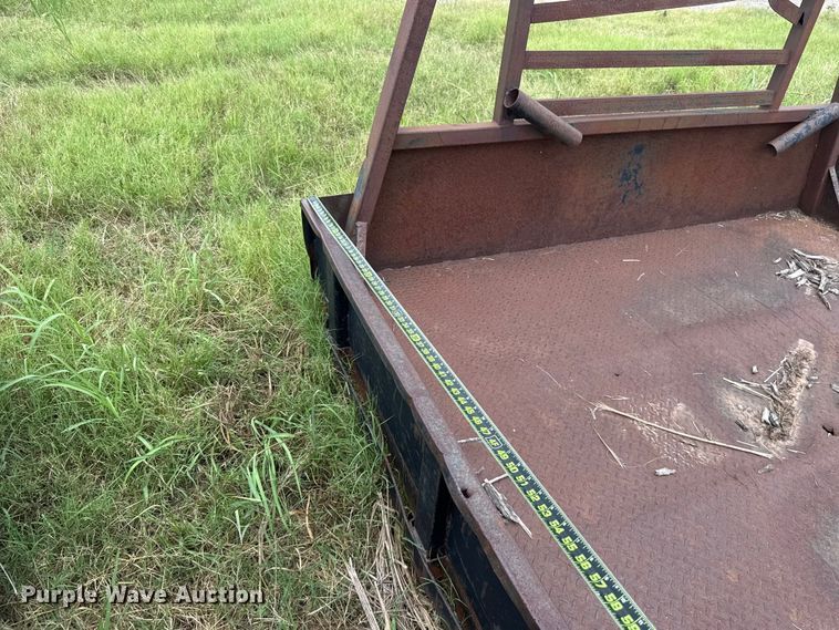 image for item ET6496 Flatbed pickup bed