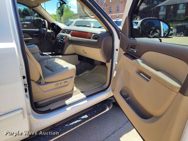 image for item EW1038 2010 Chevrolet Tahoe SUV